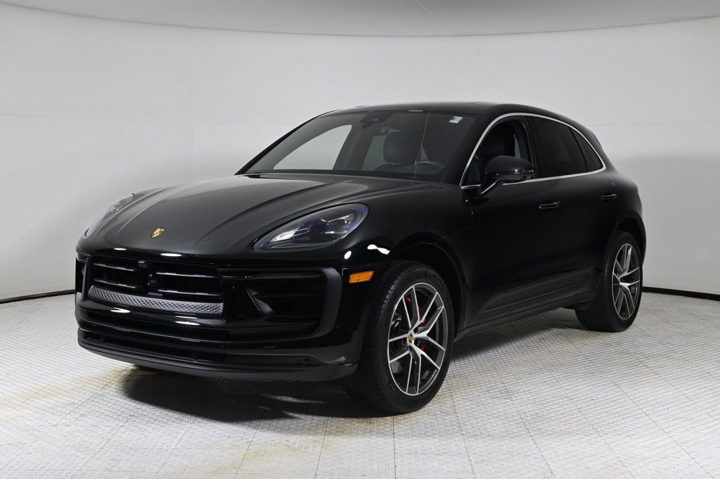 Certified 2023 Porsche Macan S image 1