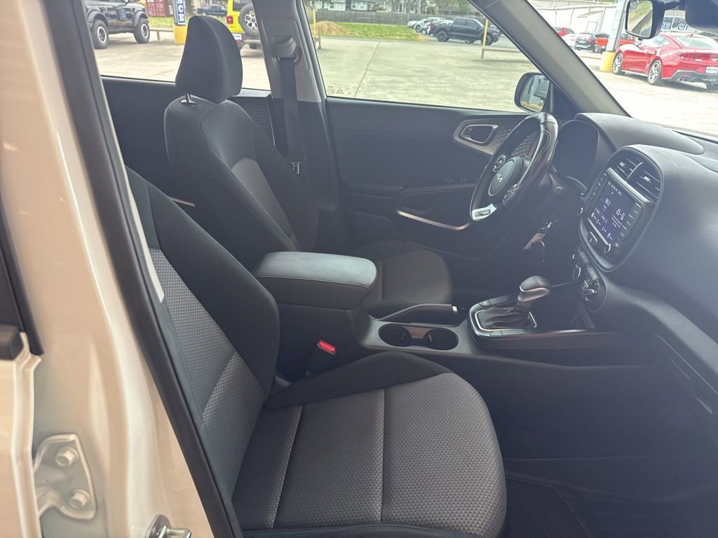 Used 2022 Kia Soul LX w/ Technology Package image 17