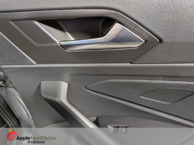 Used 2024 Volkswagen Jetta SE FWD image 32