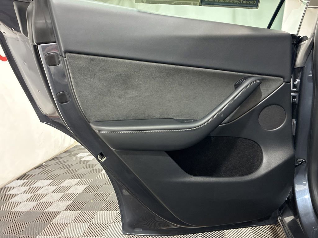 Used 2023 Tesla Model Y Long Range image 19