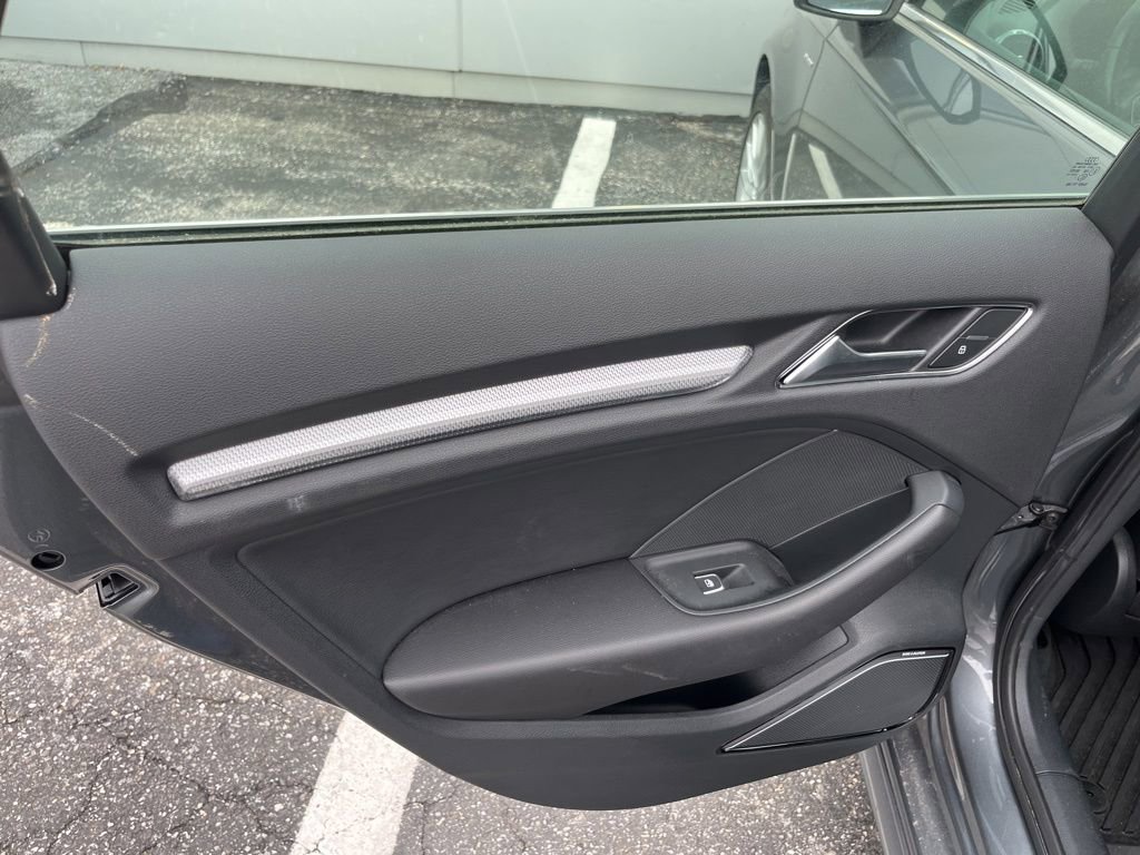Used 2018 Audi A3 e-tron Premium Plus w/ Technology Package FWD image 6