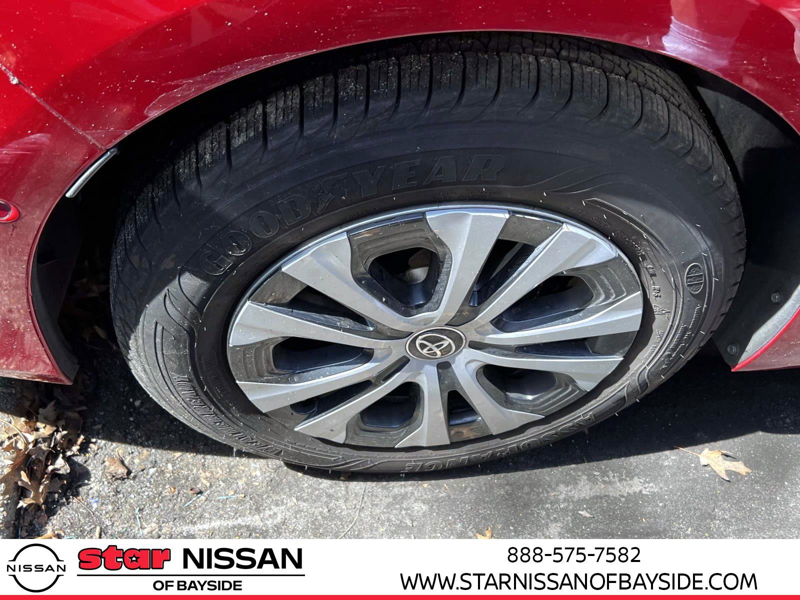 Used 2020 Toyota Prius XLE image 5