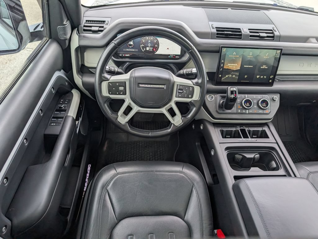 Used 2022 Land Rover Defender 110 XS Edition AWD/4WD image 3