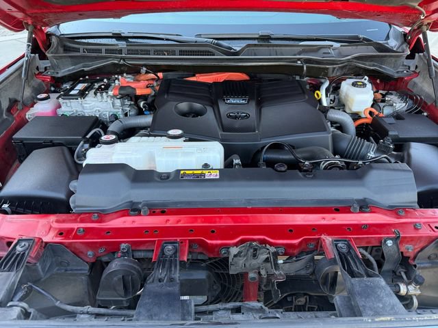 Certified 2022 Toyota Tundra Platinum w/ Advanced Package AWD/4WD image 21