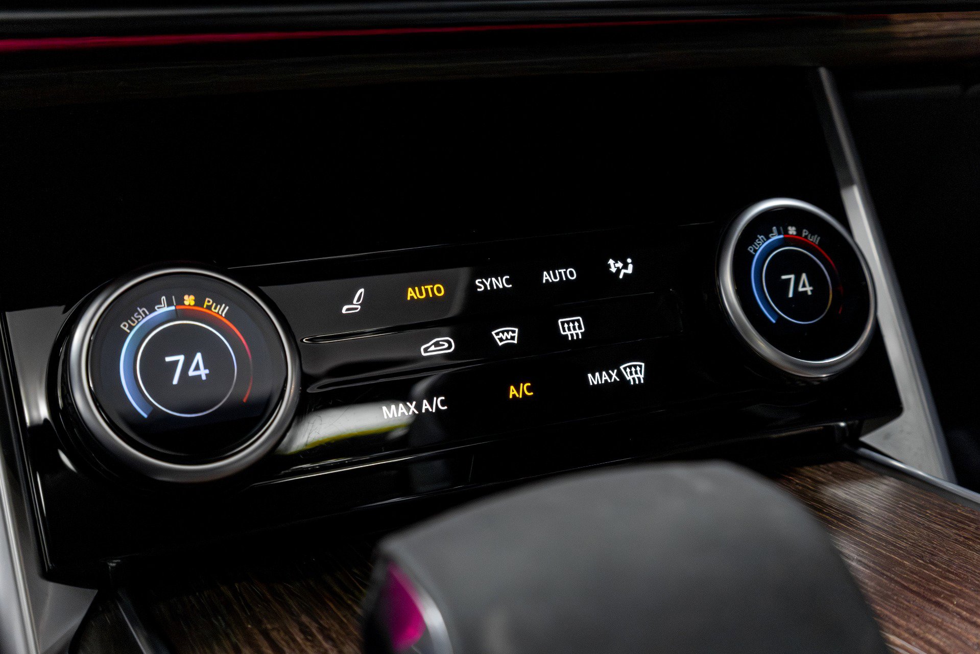 Used 2023 Land Rover Range Rover Autobiography image 68