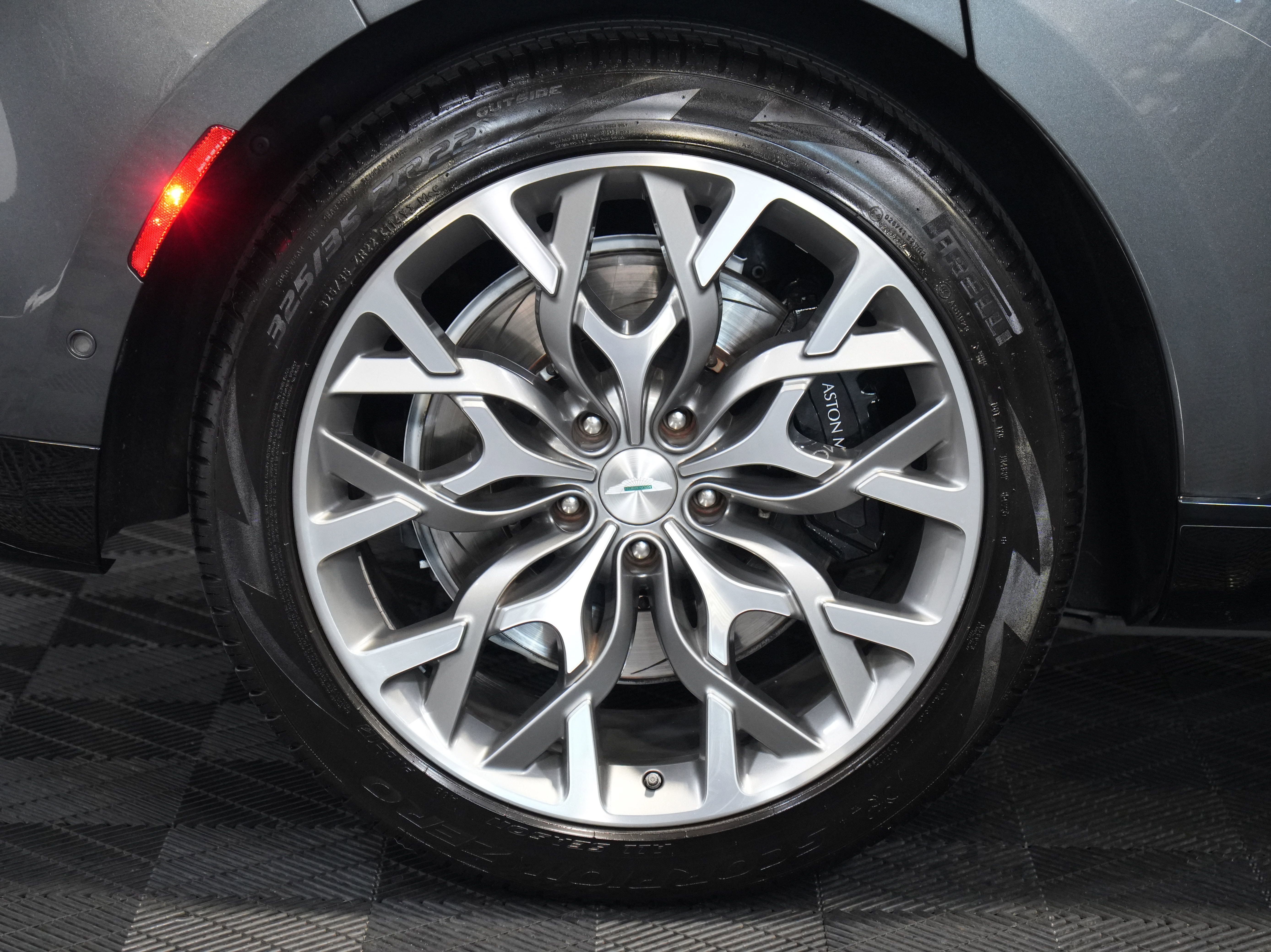 Used 2021 Aston Martin DBX AWD/4WD image 56