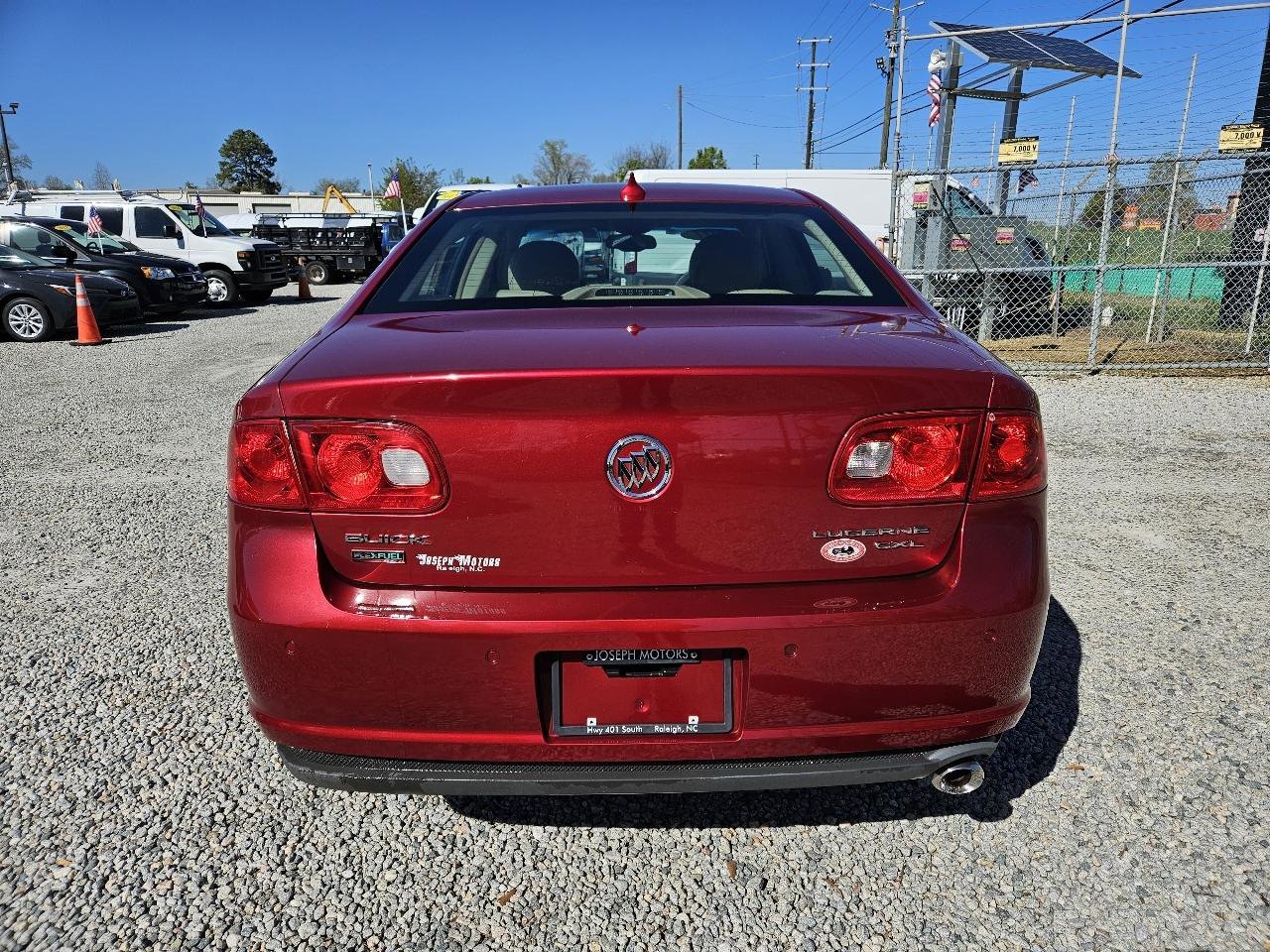 Used 2011 Buick Lucerne CXL w/ Driver Confidence Package FWD image 4