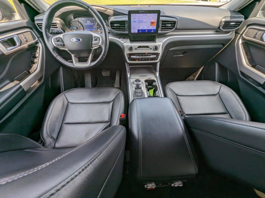 Used 2022 Ford Explorer XLT w/ Equipment Group 202A image 15