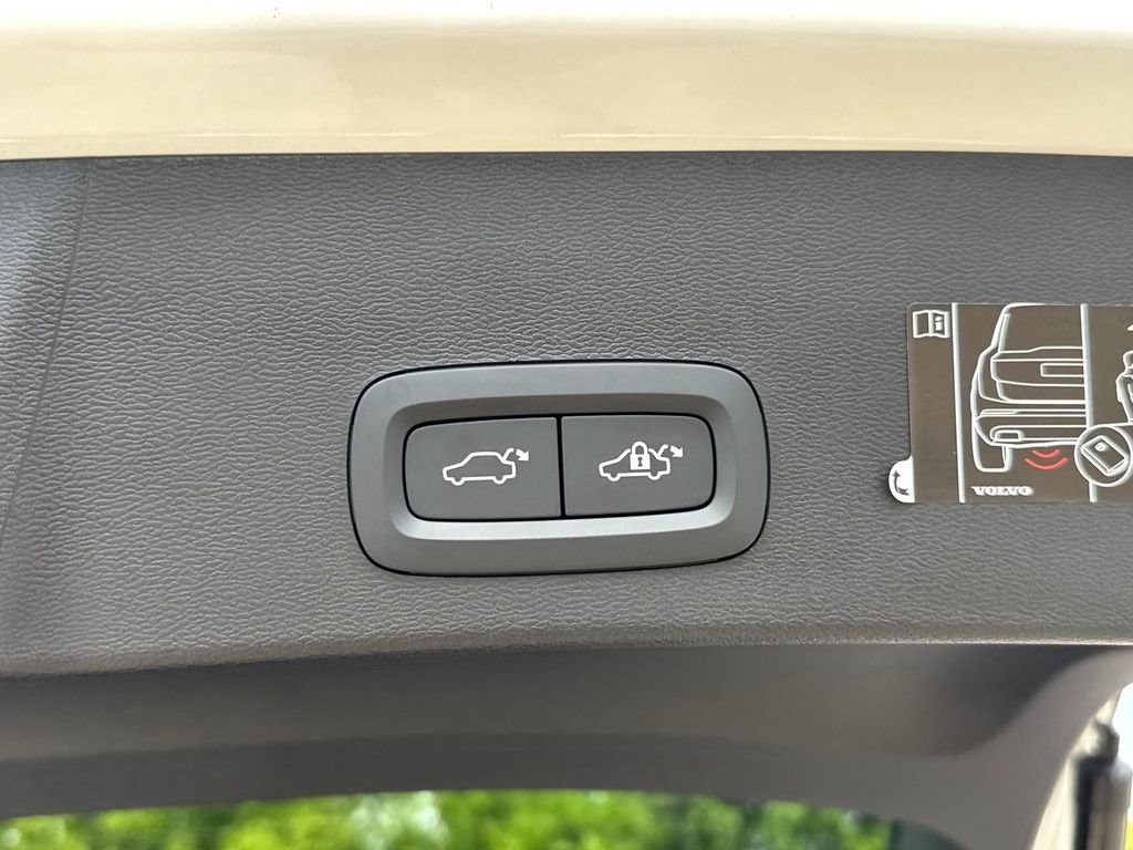 Used 2021 Volvo XC40 T5 Inscription w/ Advanced Package AWD/4WD image 6