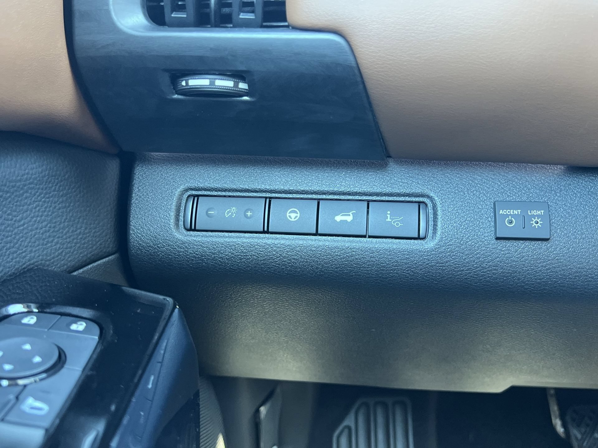 New 2026 Nissan Pathfinder Platinum w/ Accent Package FWD image 13