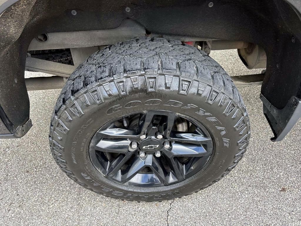 Used 2020 Chevrolet Silverado 1500 LT Trail Boss image 10