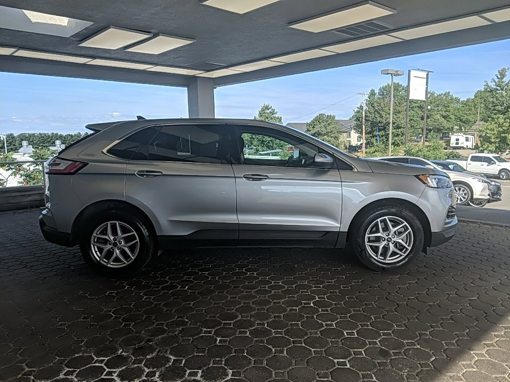 Used 2023 Ford Edge SEL image 4
