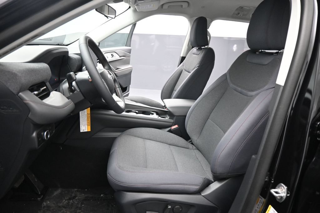 New 2026 Ford Explorer Active RWD image 9