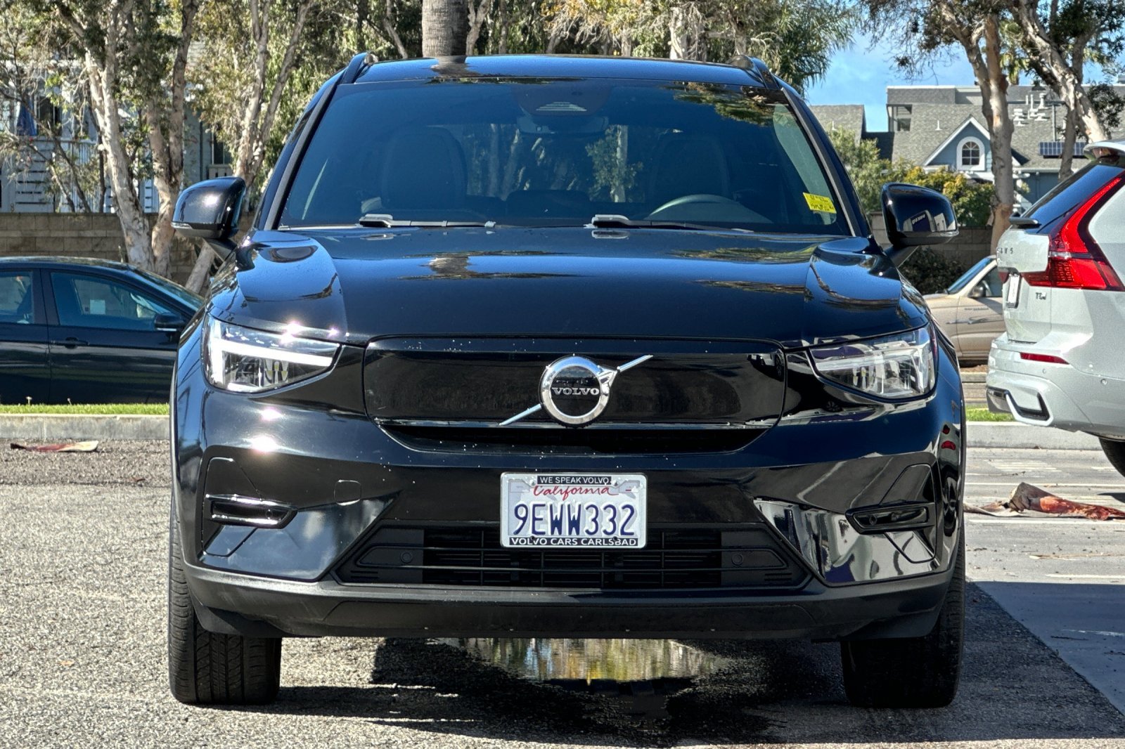 Certified 2023 Volvo XC40 Recharge Core image 9