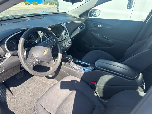 Used 2025 Chevrolet Malibu LT FWD image 9