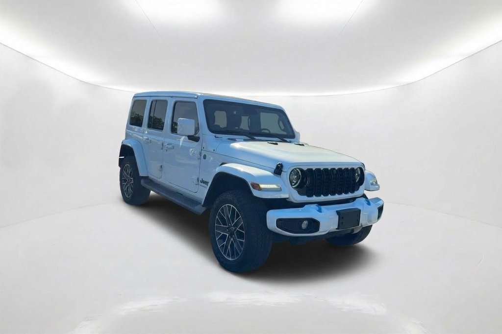 Used 2024 Jeep Wrangler High Altitude AWD/4WD image 3