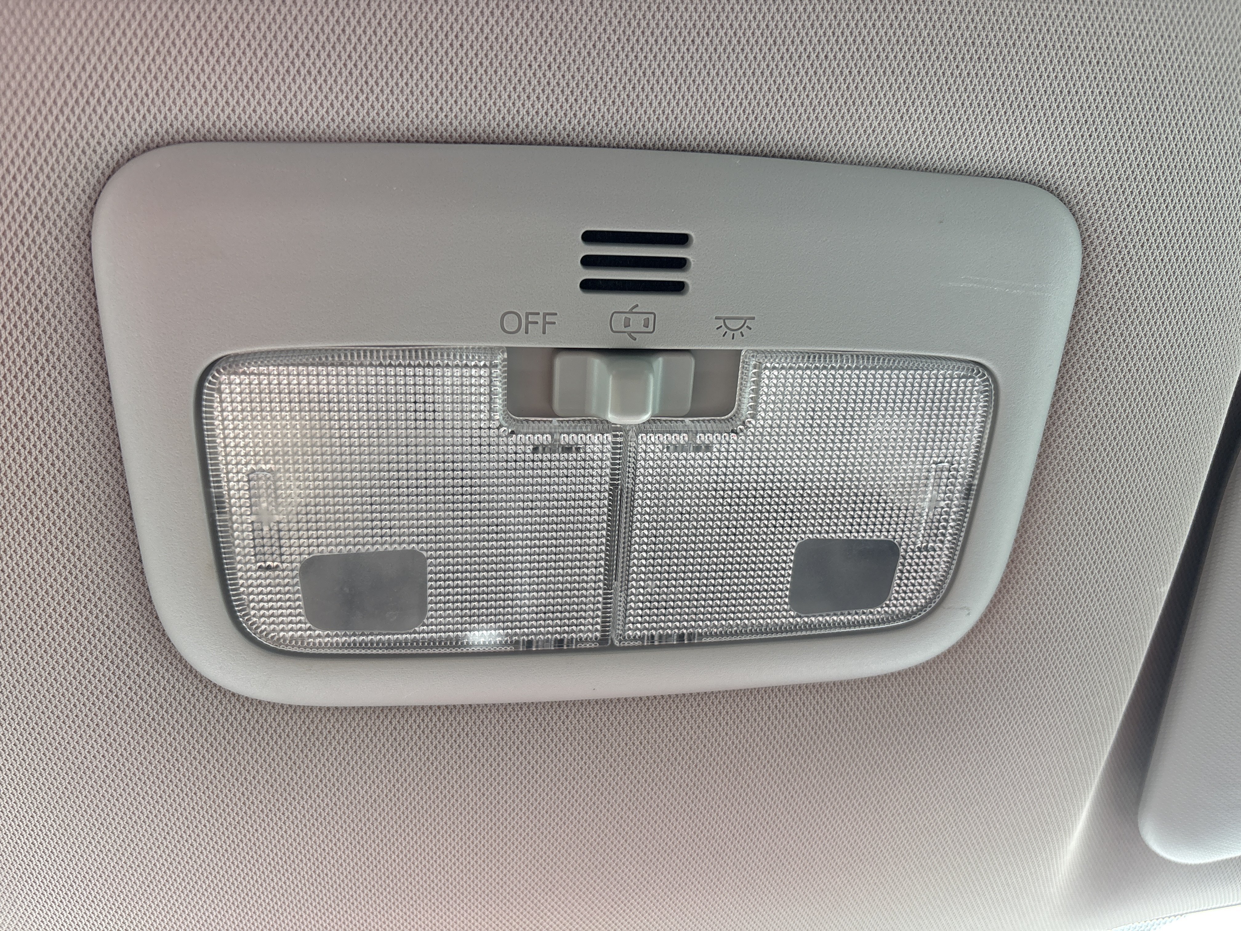 Used 2015 Toyota Corolla LE FWD image 30