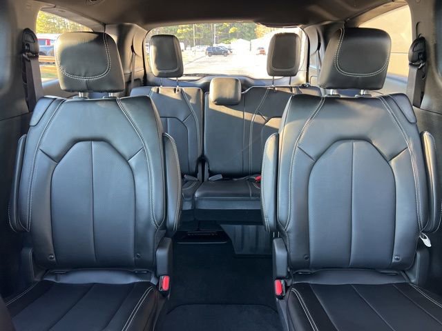 New 2026 Chrysler Pacifica Select w/ S Appearance Package image 18
