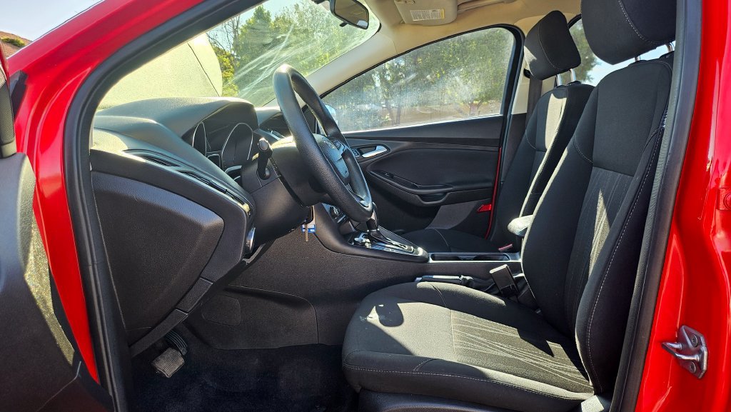 Used 2017 Ford Focus SE FWD image 26