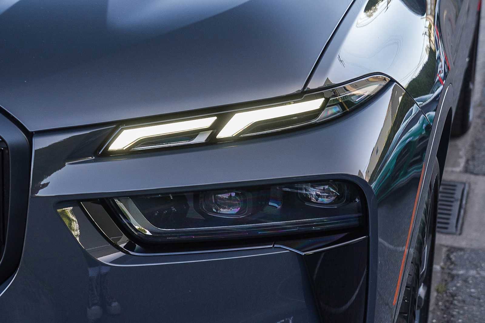 New 2026 BMW X7 M60i AWD/4WD image 8
