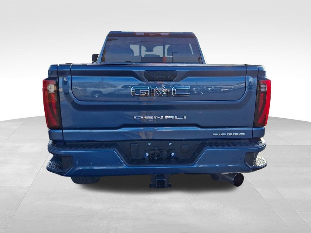 Used 2025 GMC Sierra 2500 Denali Ultimate image 5