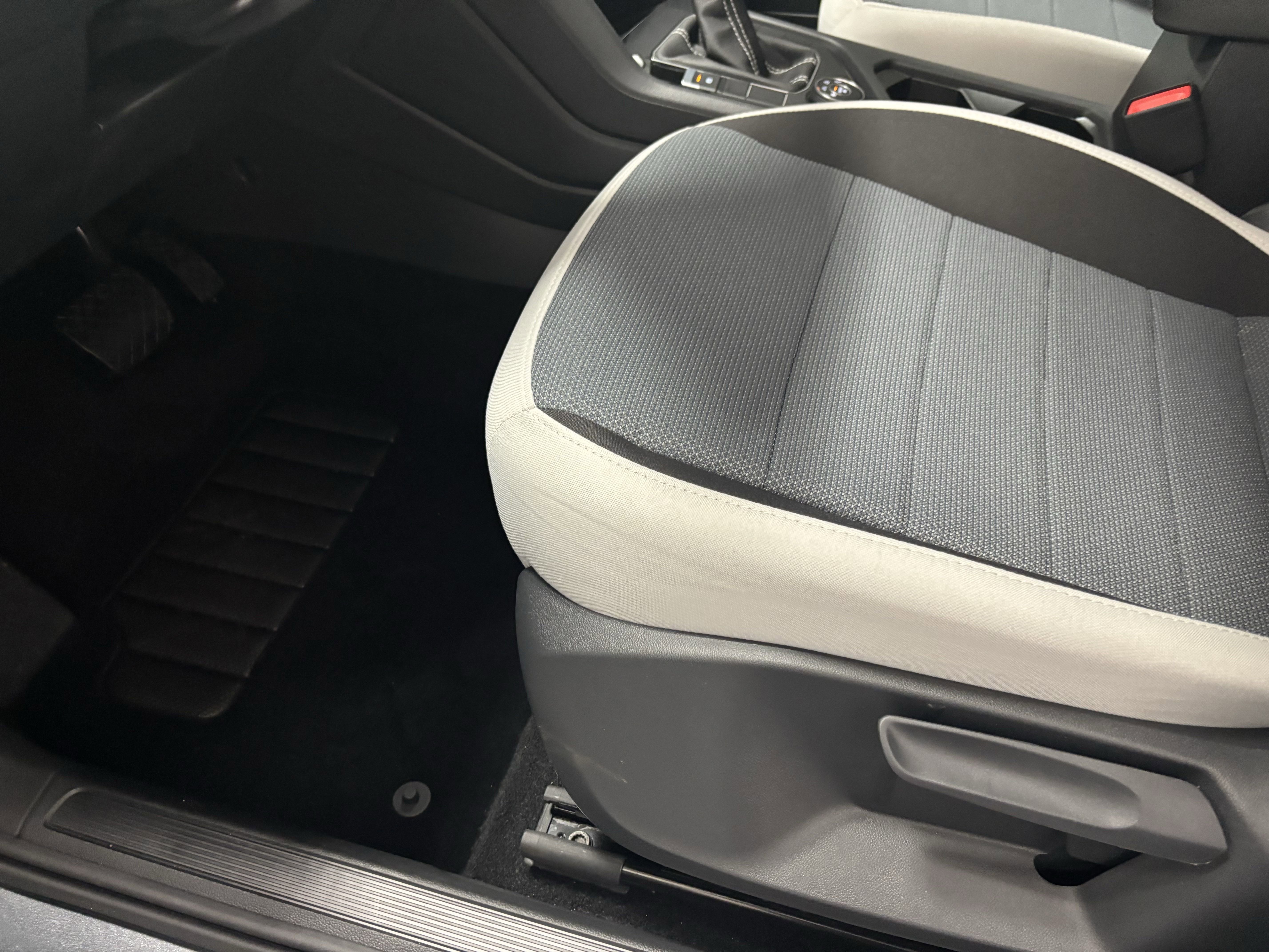 New 2025 Volkswagen Taos S image 4