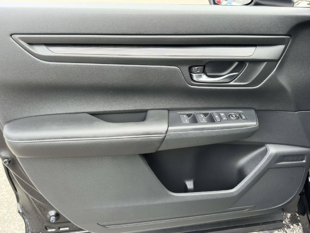Used 2025 Honda CR-V LX image 14