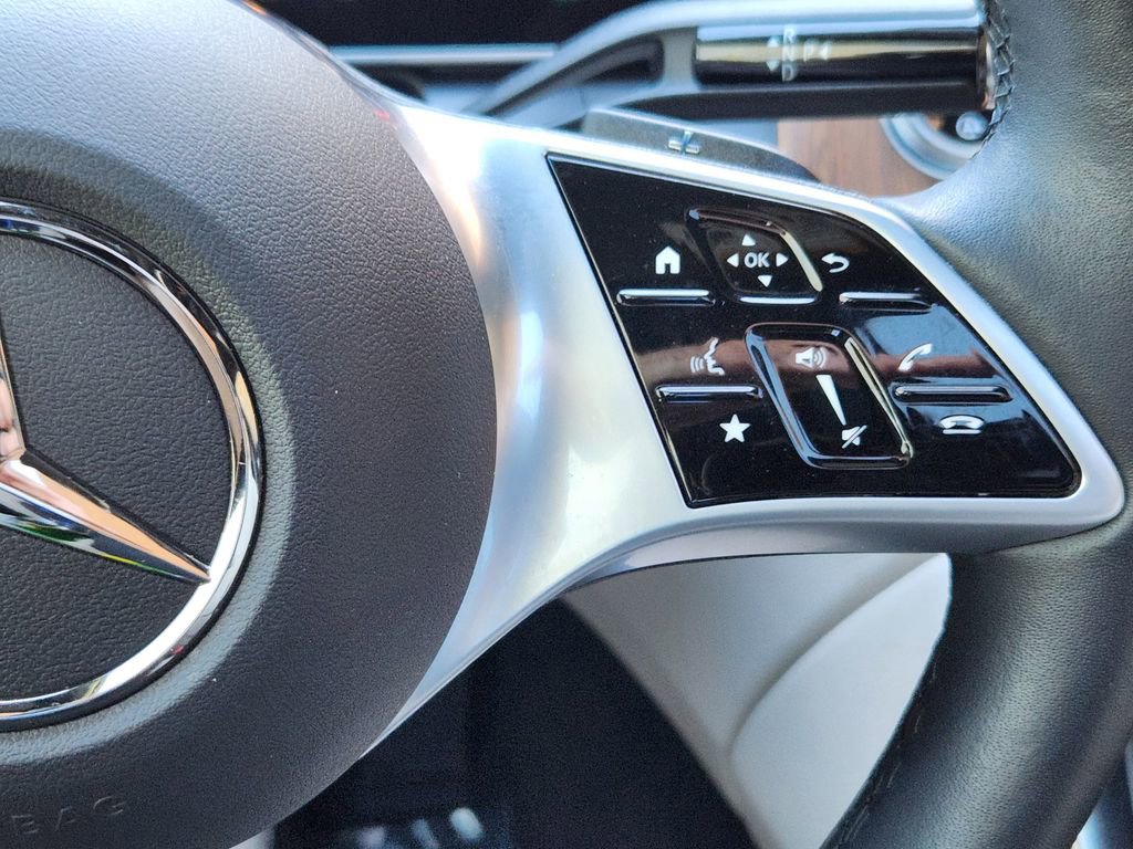 Used 2024 Mercedes-Benz GLC 300 4MATIC image 31