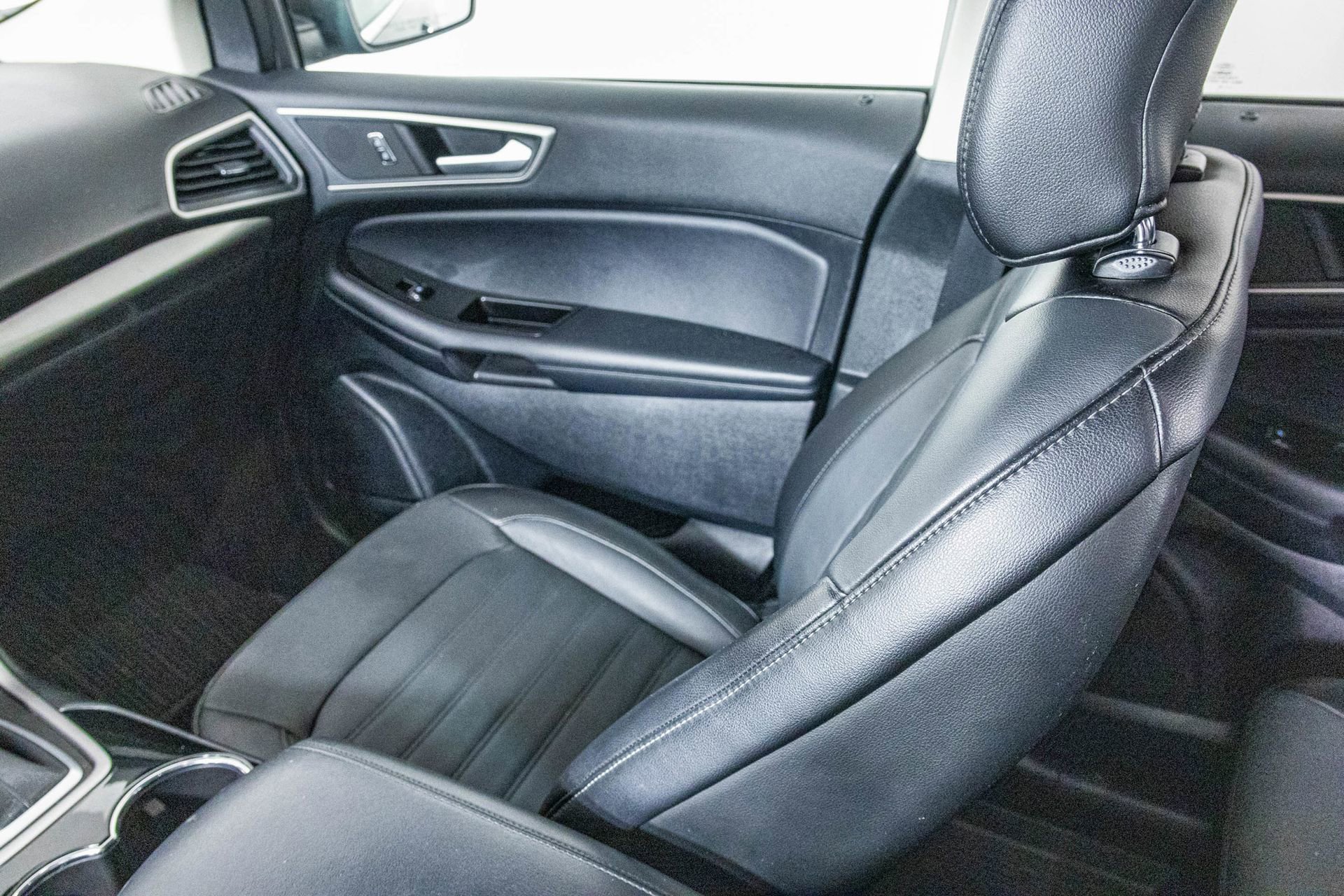 Used 2018 Ford Edge SEL w/ Equipment Group 201A image 31