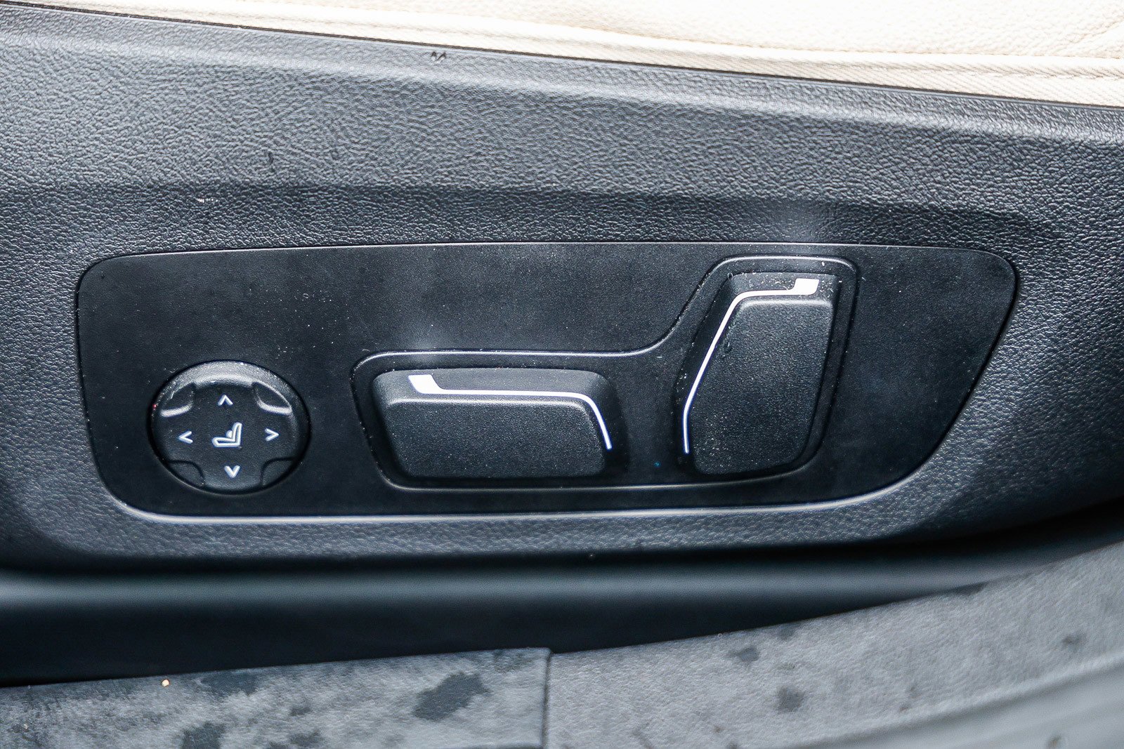 Used 2025 BMW i4 eDrive40 w/ Premium Package image 22