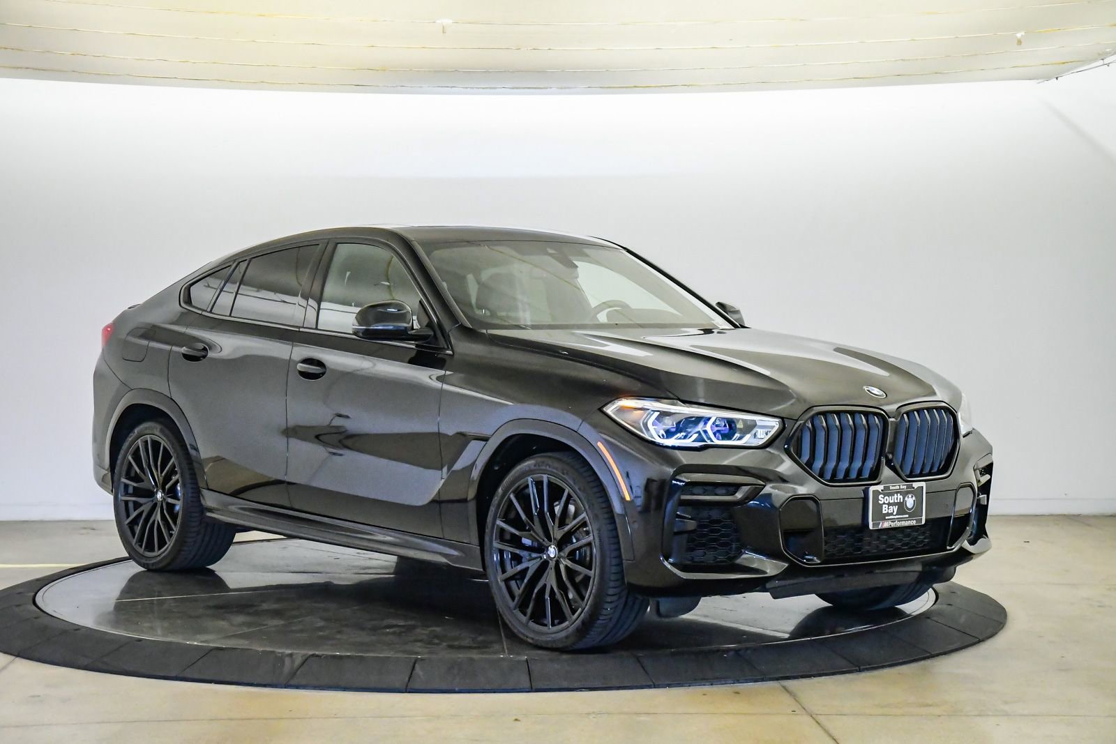 Certified 2023 BMW X6 M50i w/ Executive Package AWD/4WD image 6