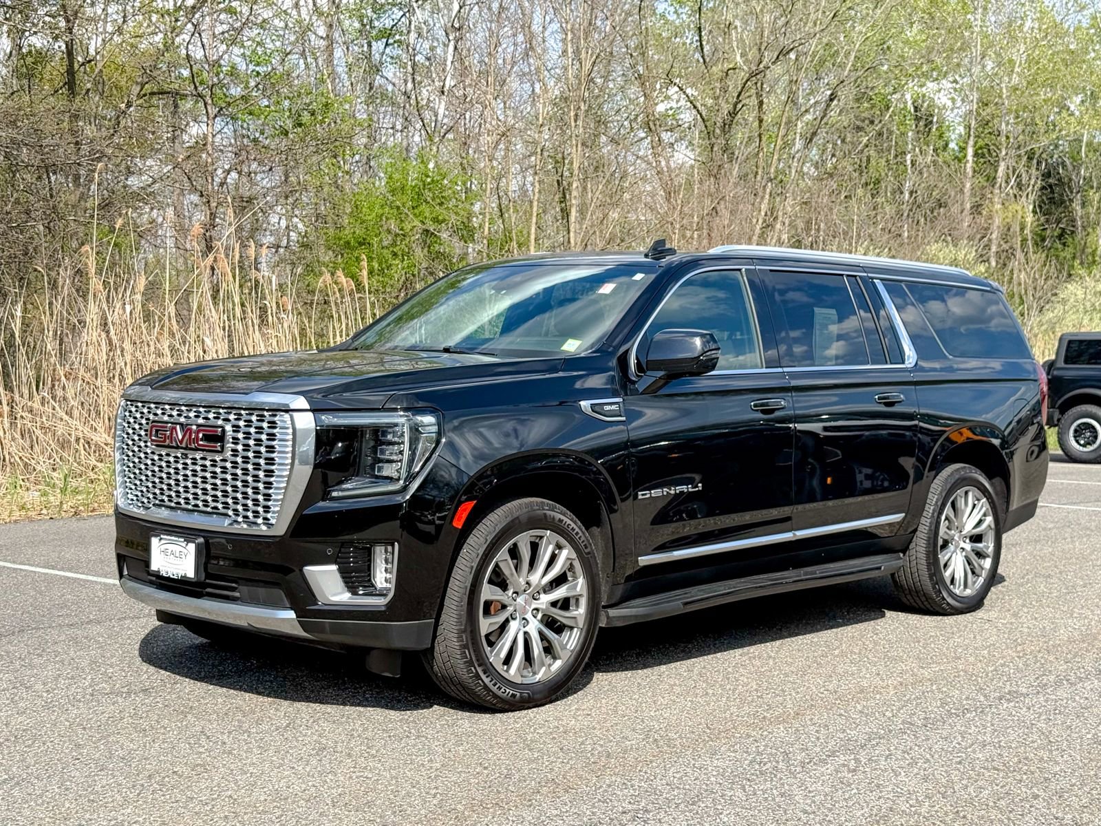 Used 2023 GMC Yukon XL Denali w/ Max Trailering Package AWD/4WD image 3
