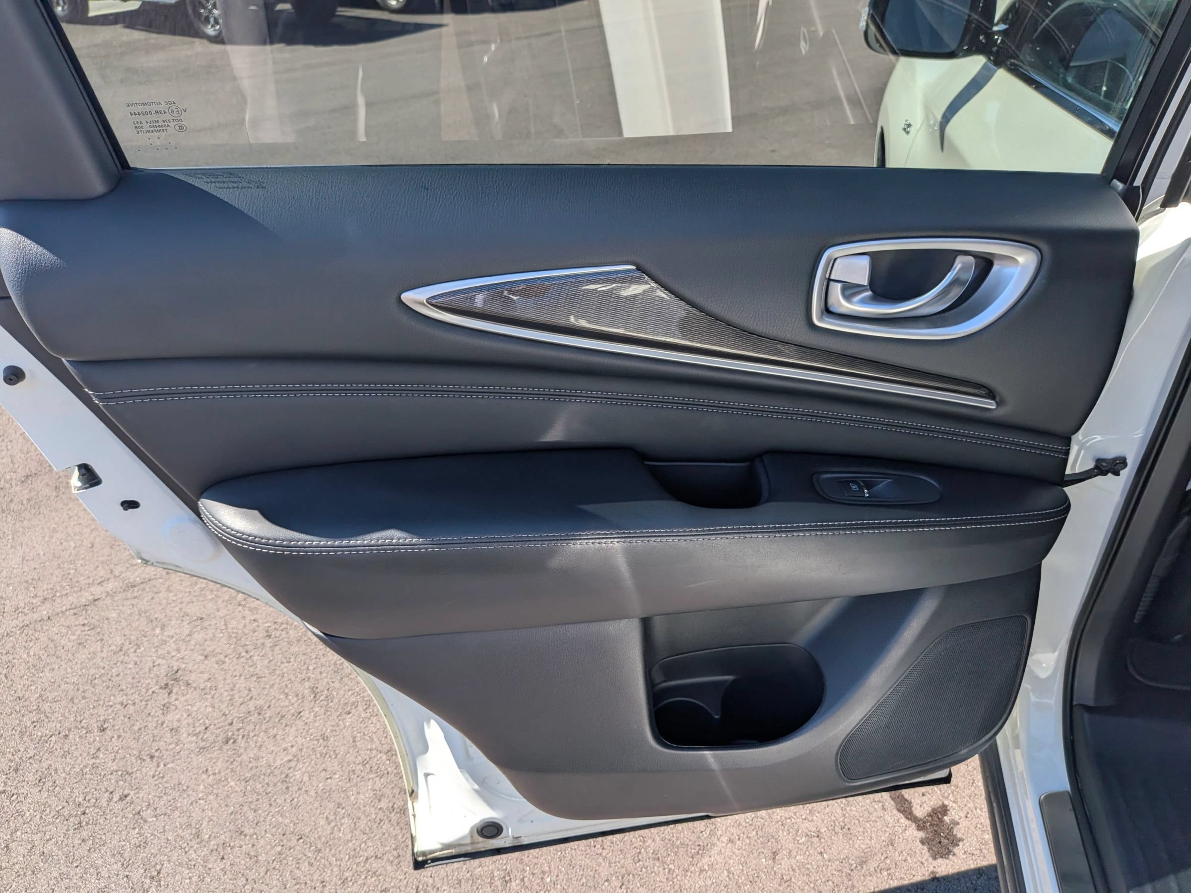 Used 2016 INFINITI QX60 Luxe w/ Premium Plus Package AWD/4WD image 27