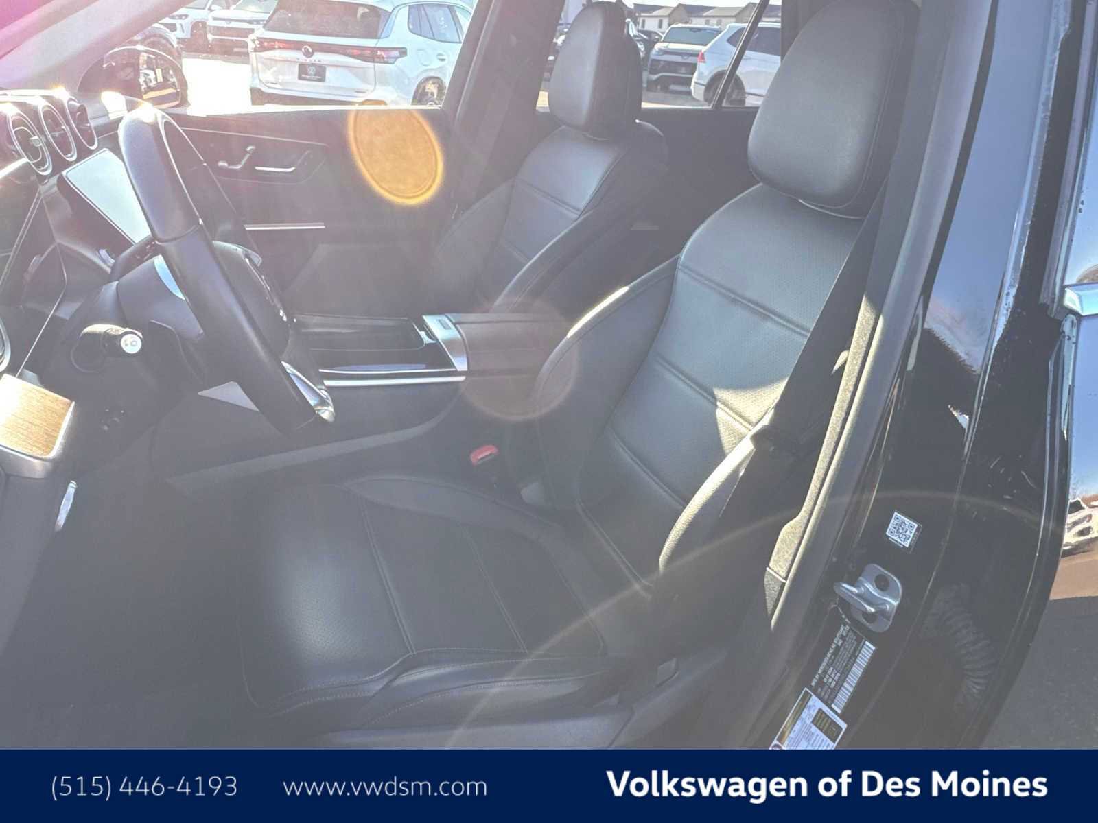 Used 2024 Mercedes-Benz GLC 300 4MATIC image 11