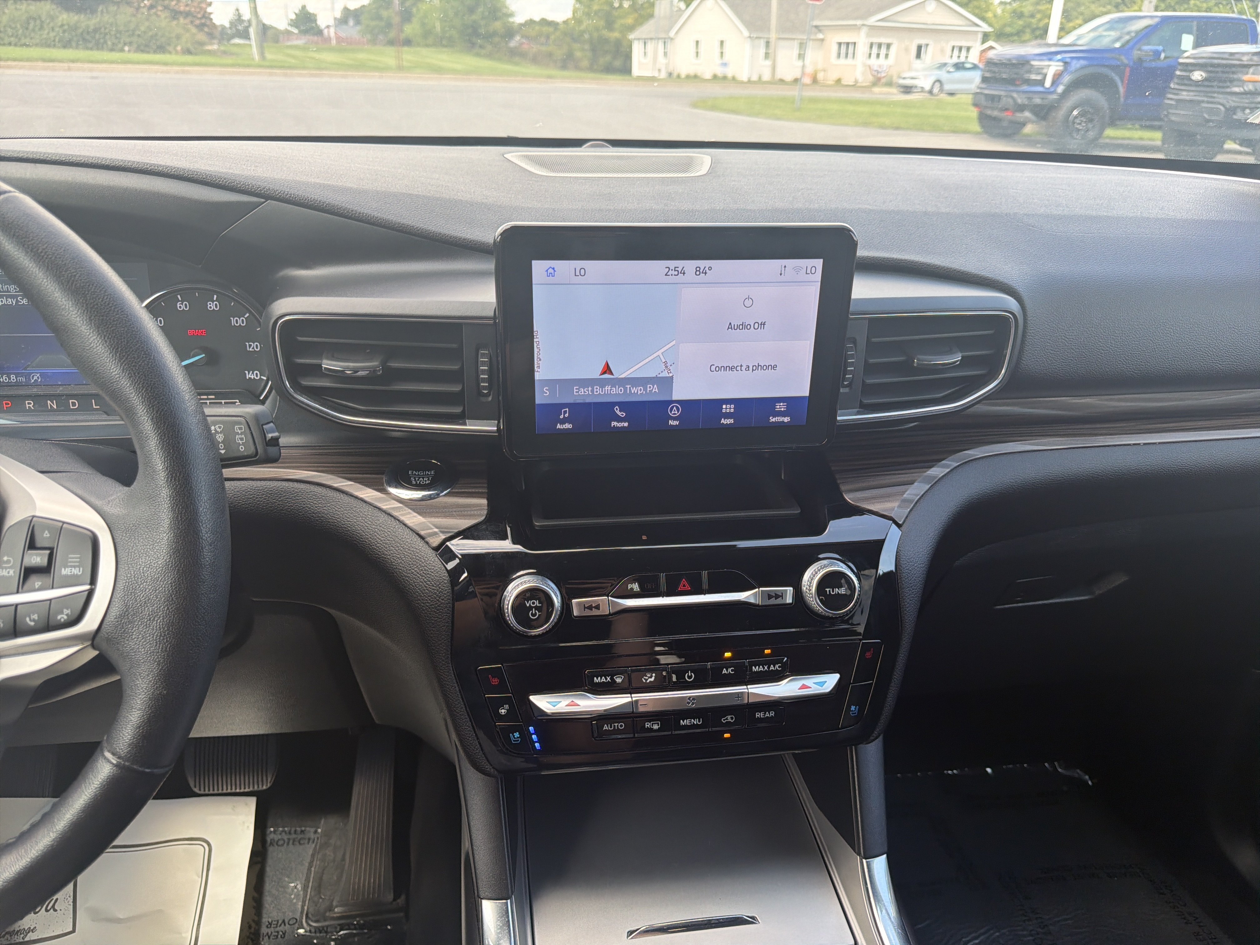 Used 2024 Ford Explorer Limited AWD/4WD image 25