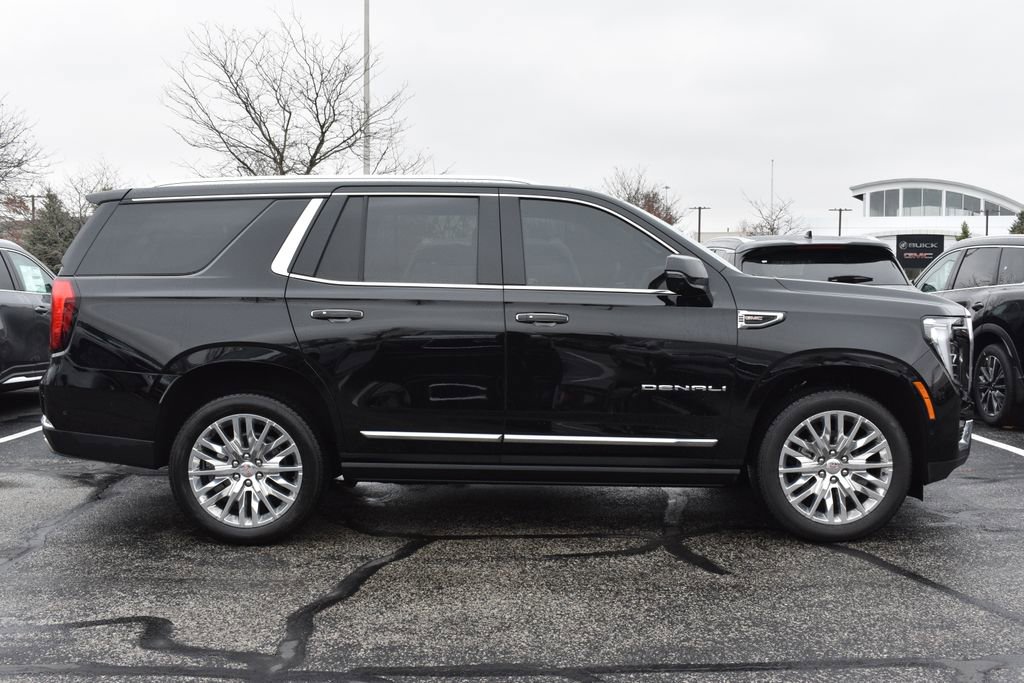 Used 2025 GMC Yukon Denali w/ Sun & Power Step Package image 6