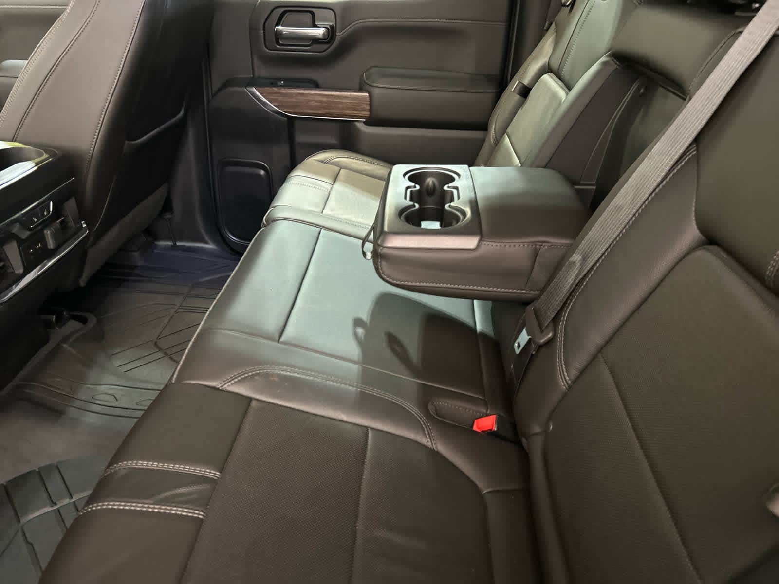 Used 2019 Chevrolet Silverado 1500 High Country w/ Technology Package AWD/4WD image 14