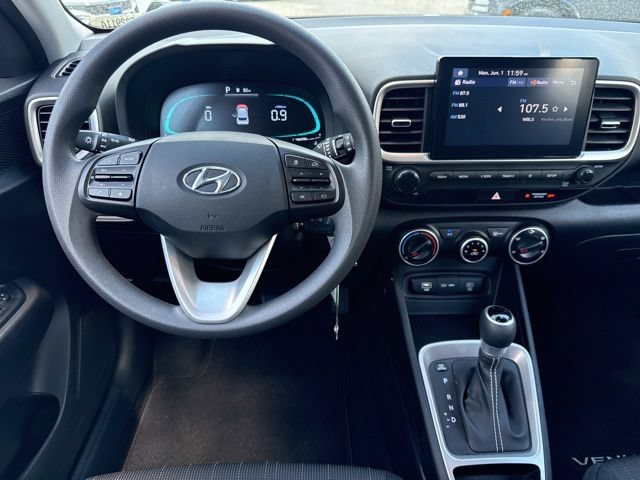 Used 2024 Hyundai Venue SE FWD image 21