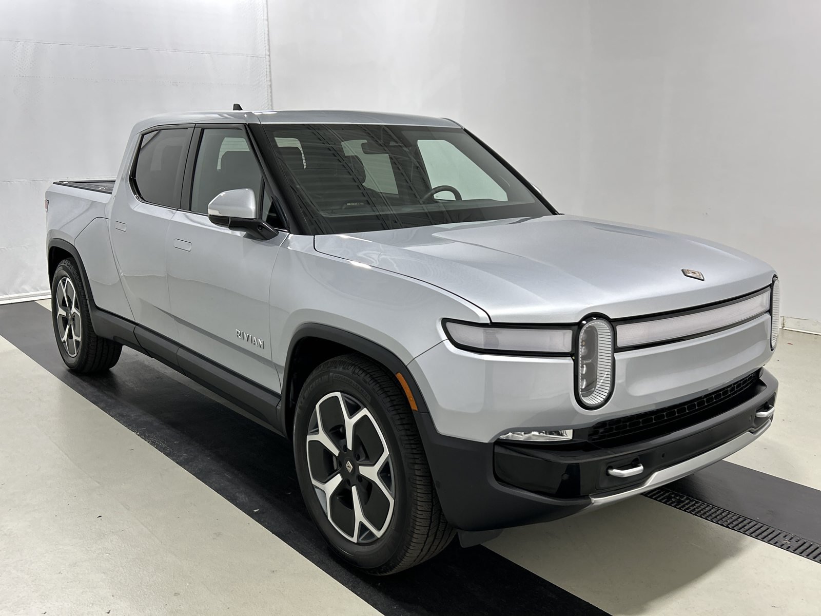Used 2024 Rivian R1T Adventure Dual AWD/4WD image 7