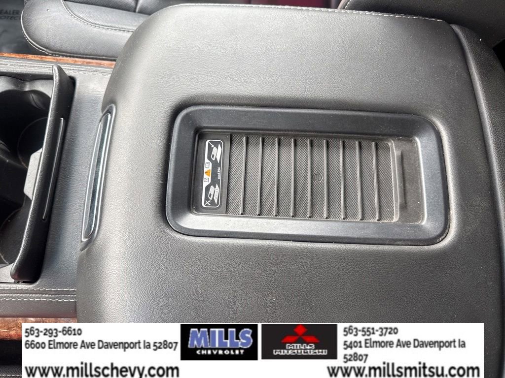 Used 2017 Chevrolet Suburban Premier AWD/4WD image 22