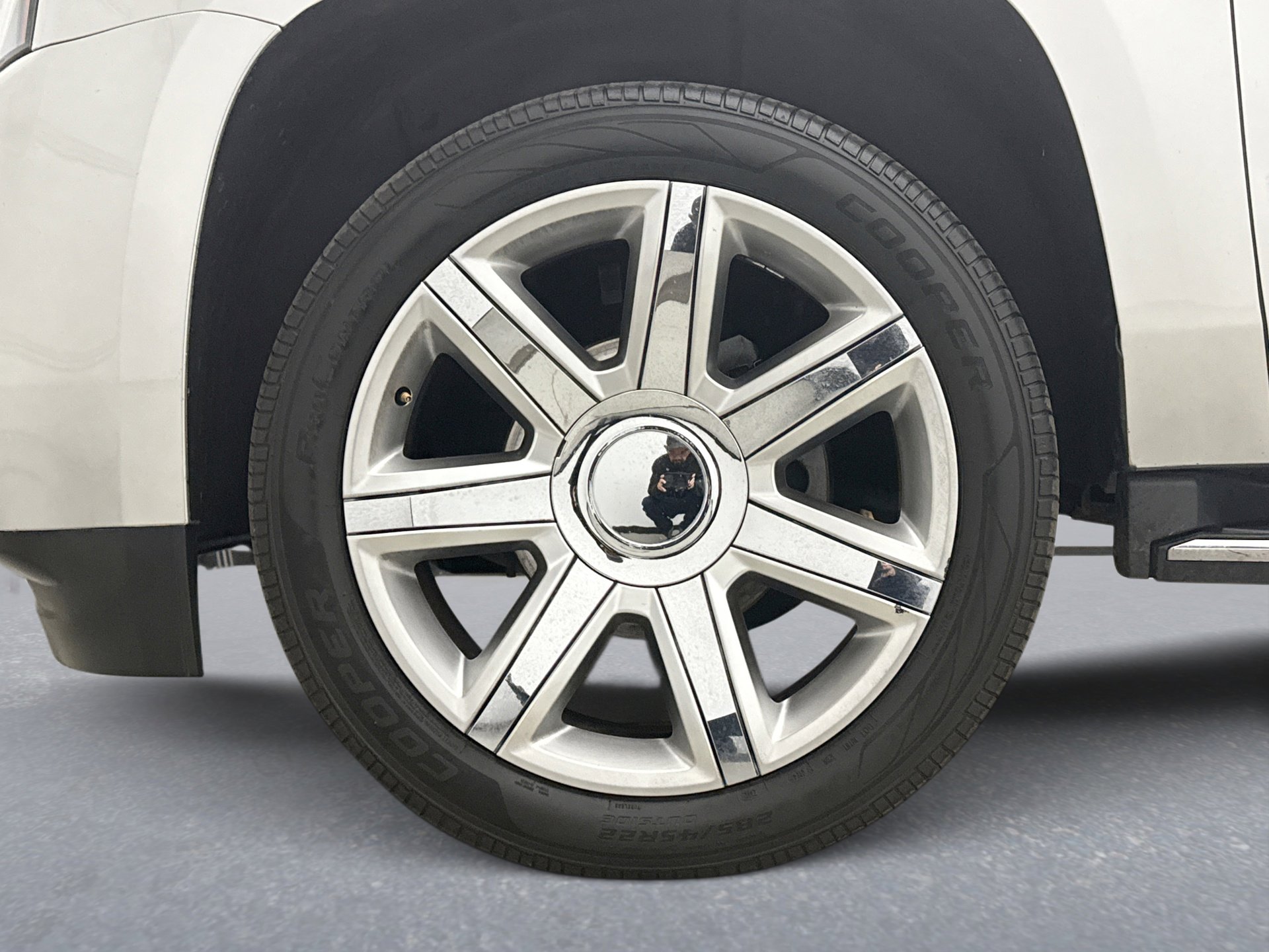 Used 2019 GMC Yukon SLT w/ Premium Edition AWD/4WD image 28