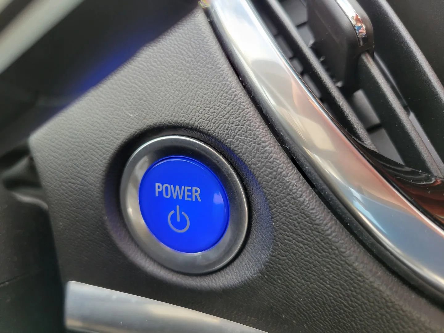 Used 2018 Chevrolet Volt Premier w/ Driver Confidence II Package image 33