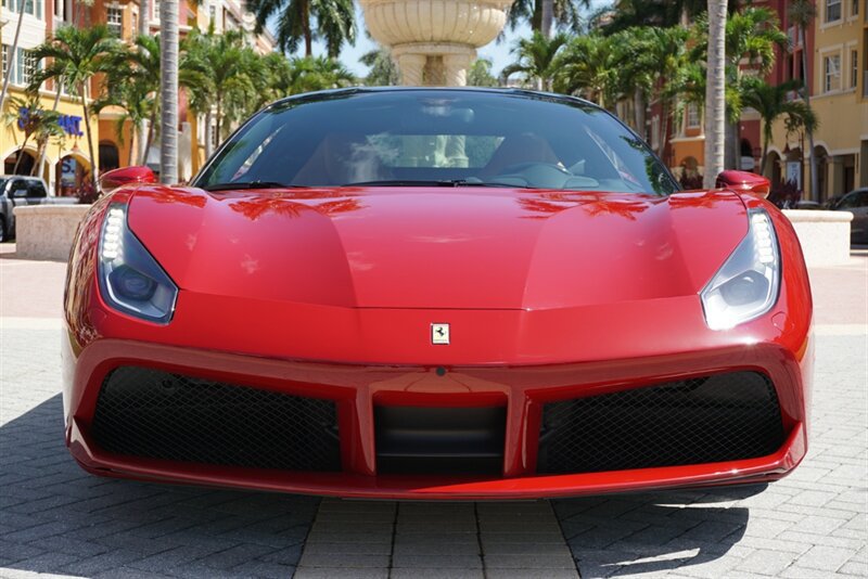 Used 2019 Ferrari 488 GTB RWD image 8