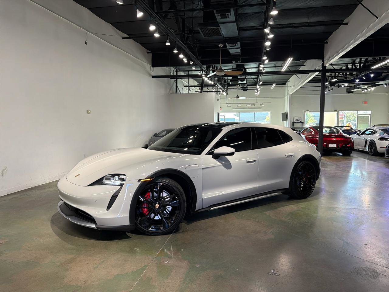 Used 2023 Porsche Taycan 4S w/ Premium Package image 2