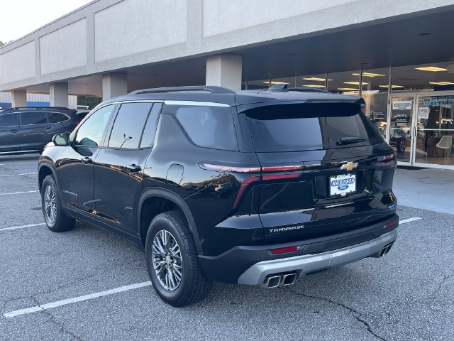 Used 2025 Chevrolet Traverse LT w/ Driver Confidence Package FWD image 7