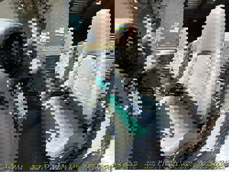 Used 2001 Porsche 911 Carrera 4 image 9