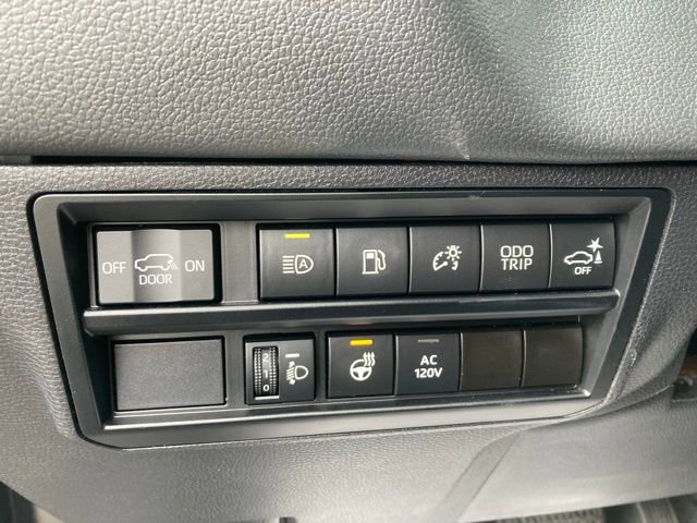 Used 2024 Toyota Sequoia Limited image 35