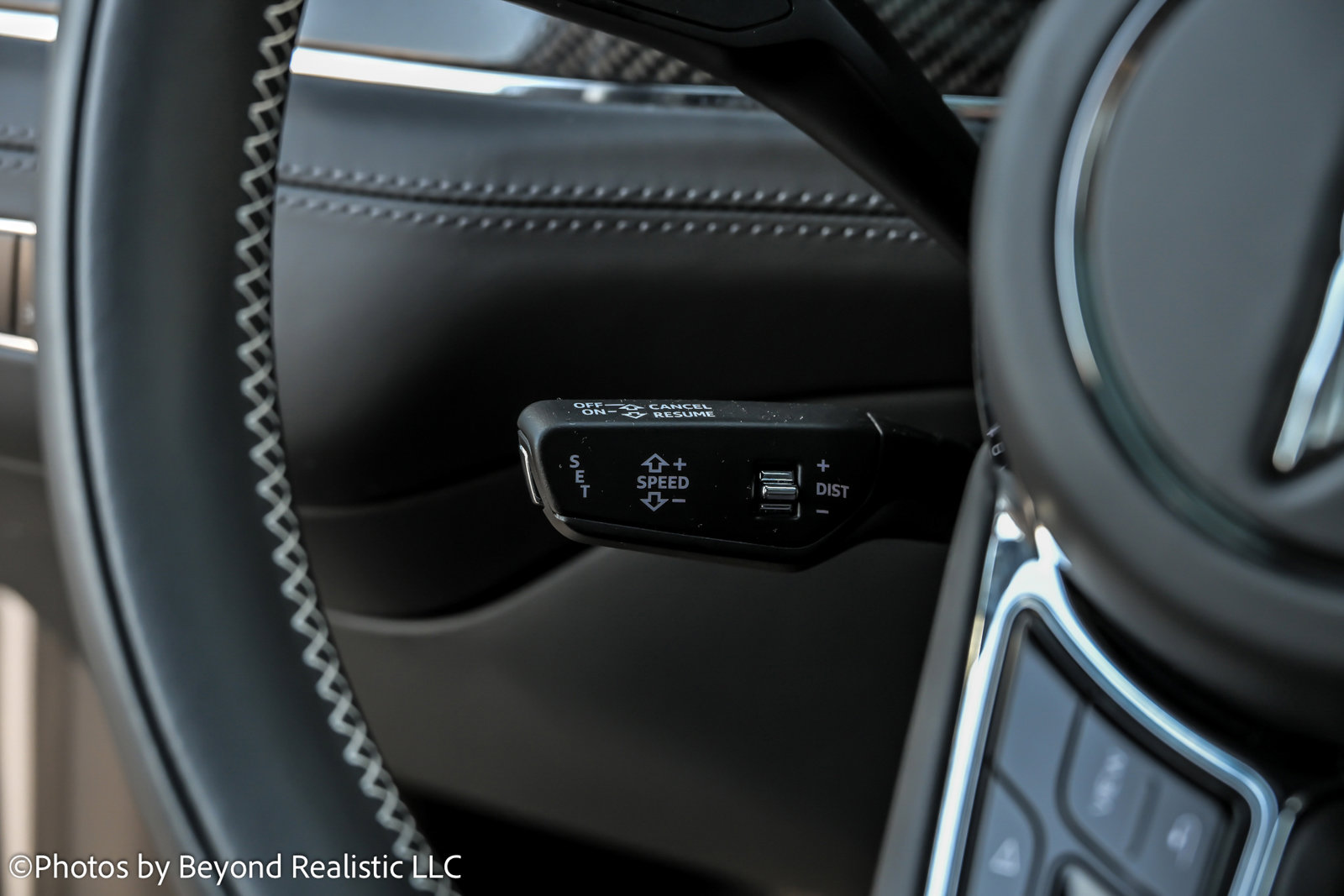 Used 2024 Bentley Bentayga image 44