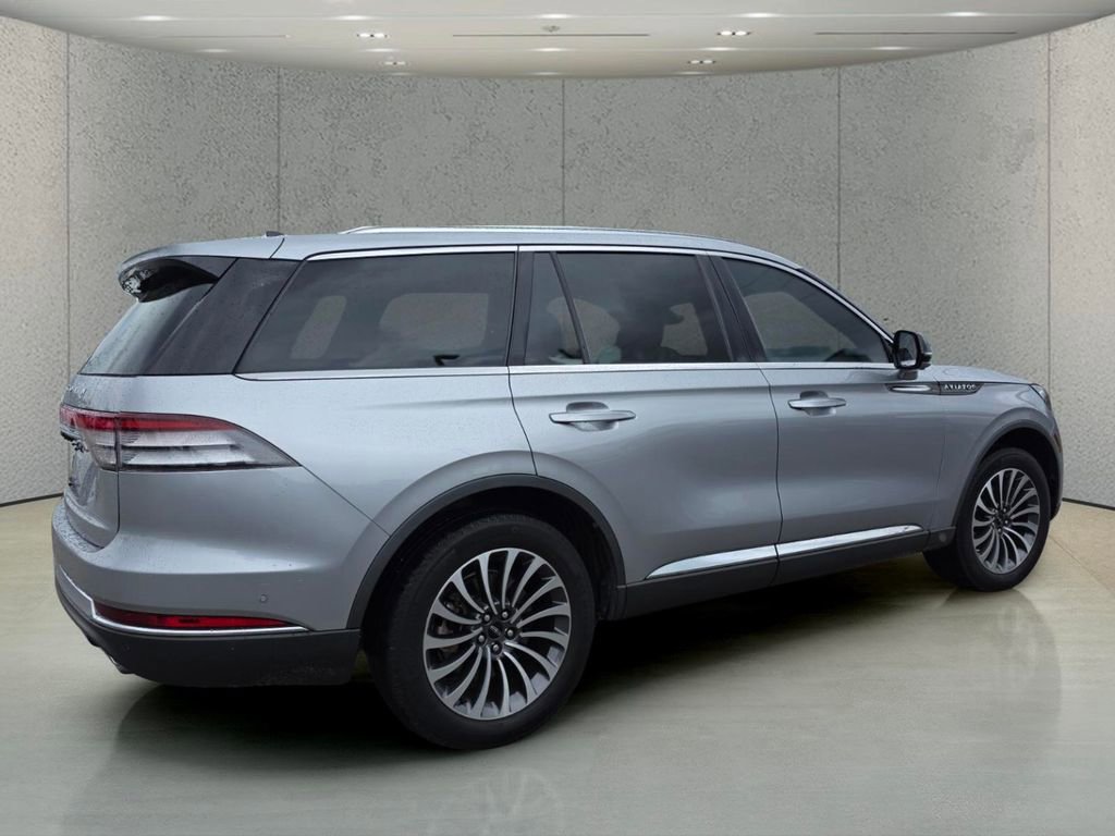 Used 2022 Lincoln Aviator Reserve w/ Equipment Group 201A AWD/4WD image 3