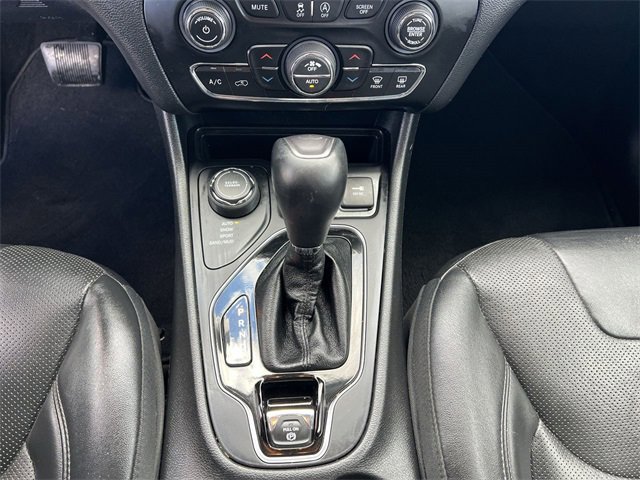 Used 2019 Jeep Cherokee Limited image 22